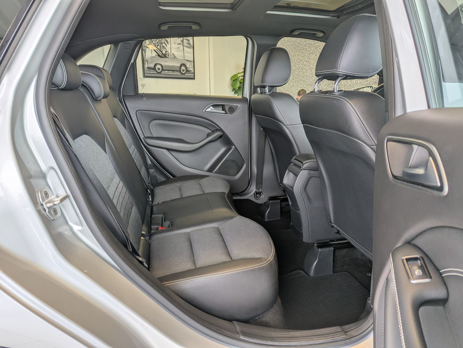 MERCEDES-BENZ B 180 Kamera Panoramadach LED - Image 16