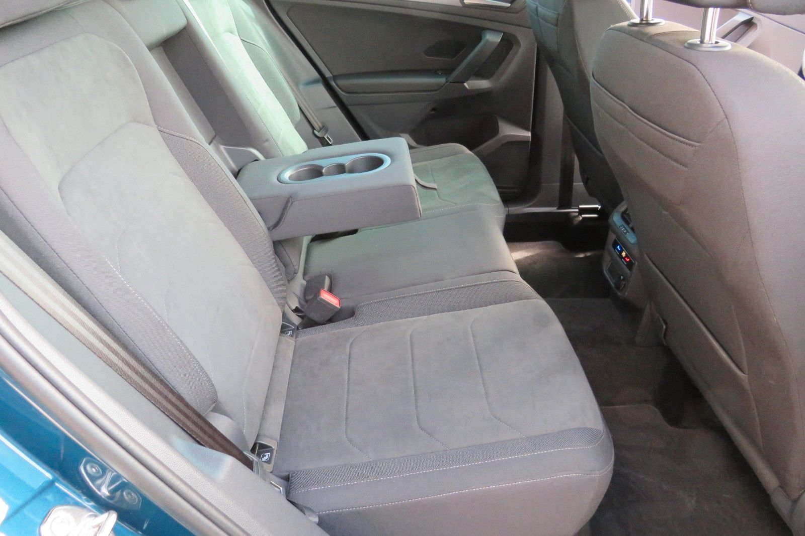 Fahrzeugabbildung Volkswagen Tiguan Life DSG AHK KAMERA ACC PDC SITZH. NAVI 1