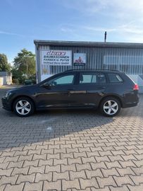 Volkswagen Golf - 2