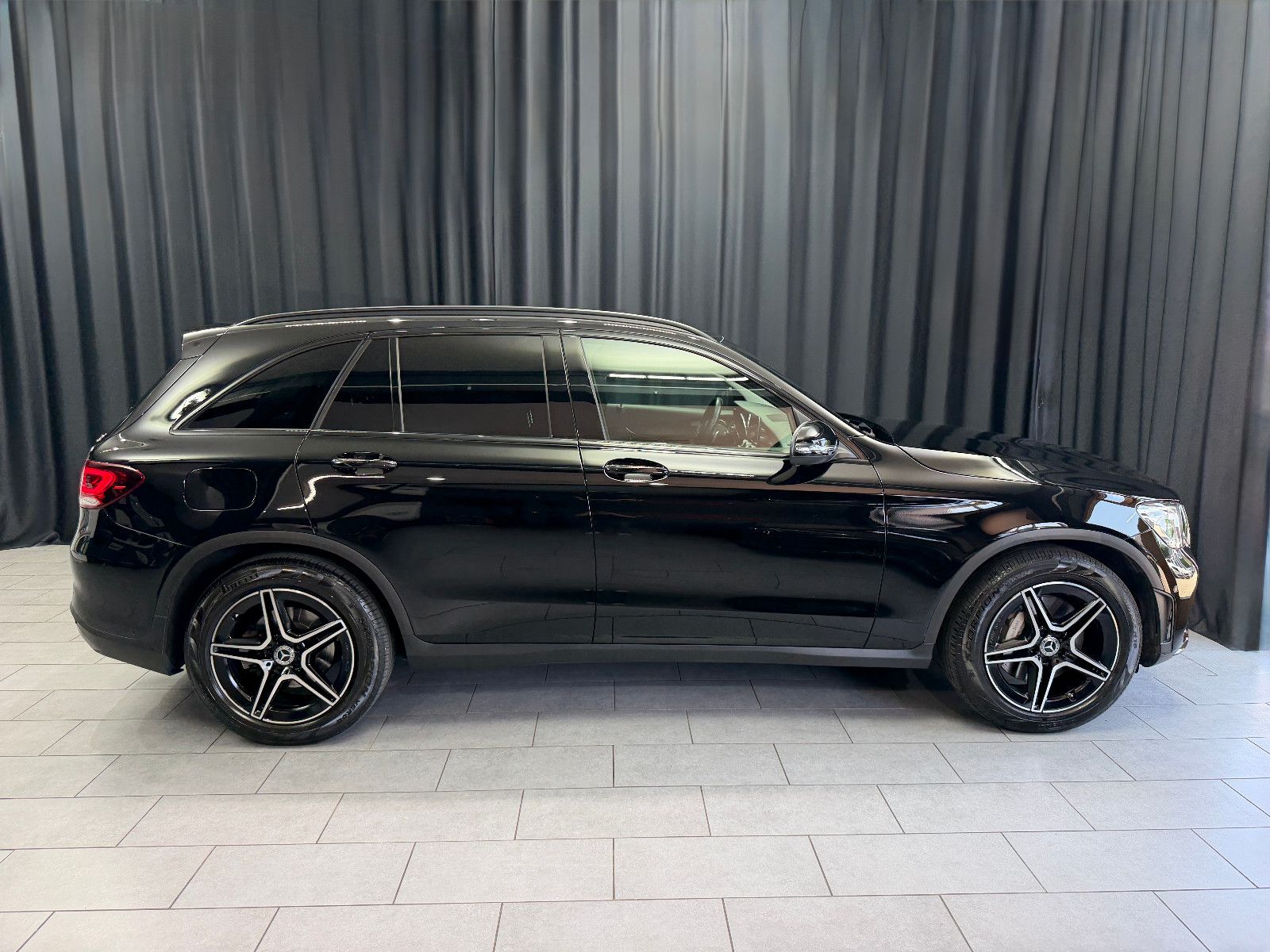 Fahrzeugabbildung Mercedes-Benz GLC 200 4Matic|AUTOMATIK|AMG-LINE|DIGI-TACHO|AHK