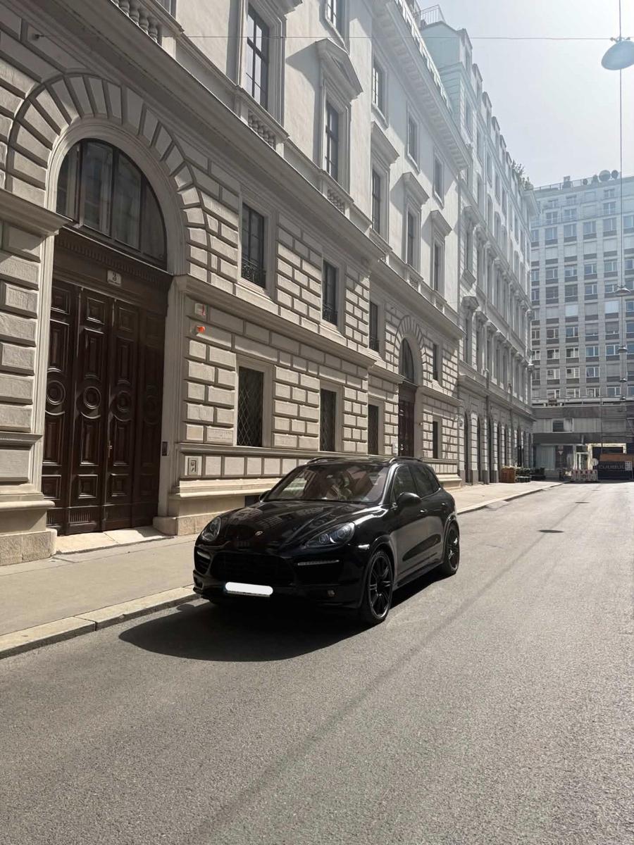 Porsche Cayenne turbo GTS