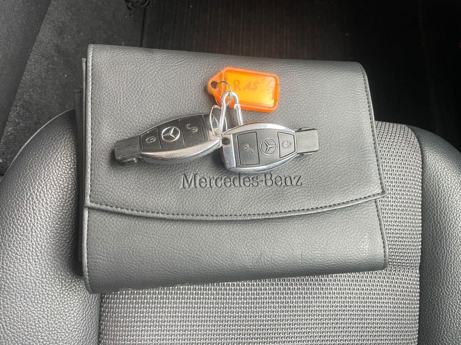 Mercedes-Benz C220 2011 — photo 14