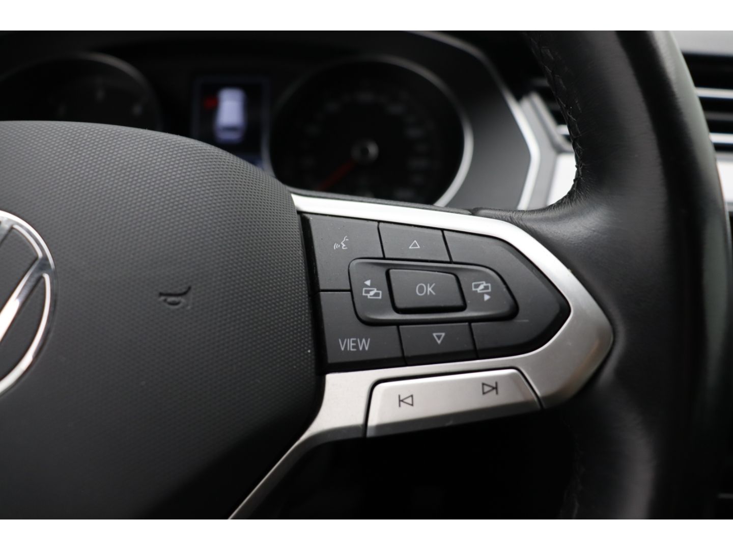 Fahrzeugabbildung Volkswagen Passat Variant 2.0 Business 3-Zonen-Klima Kamera