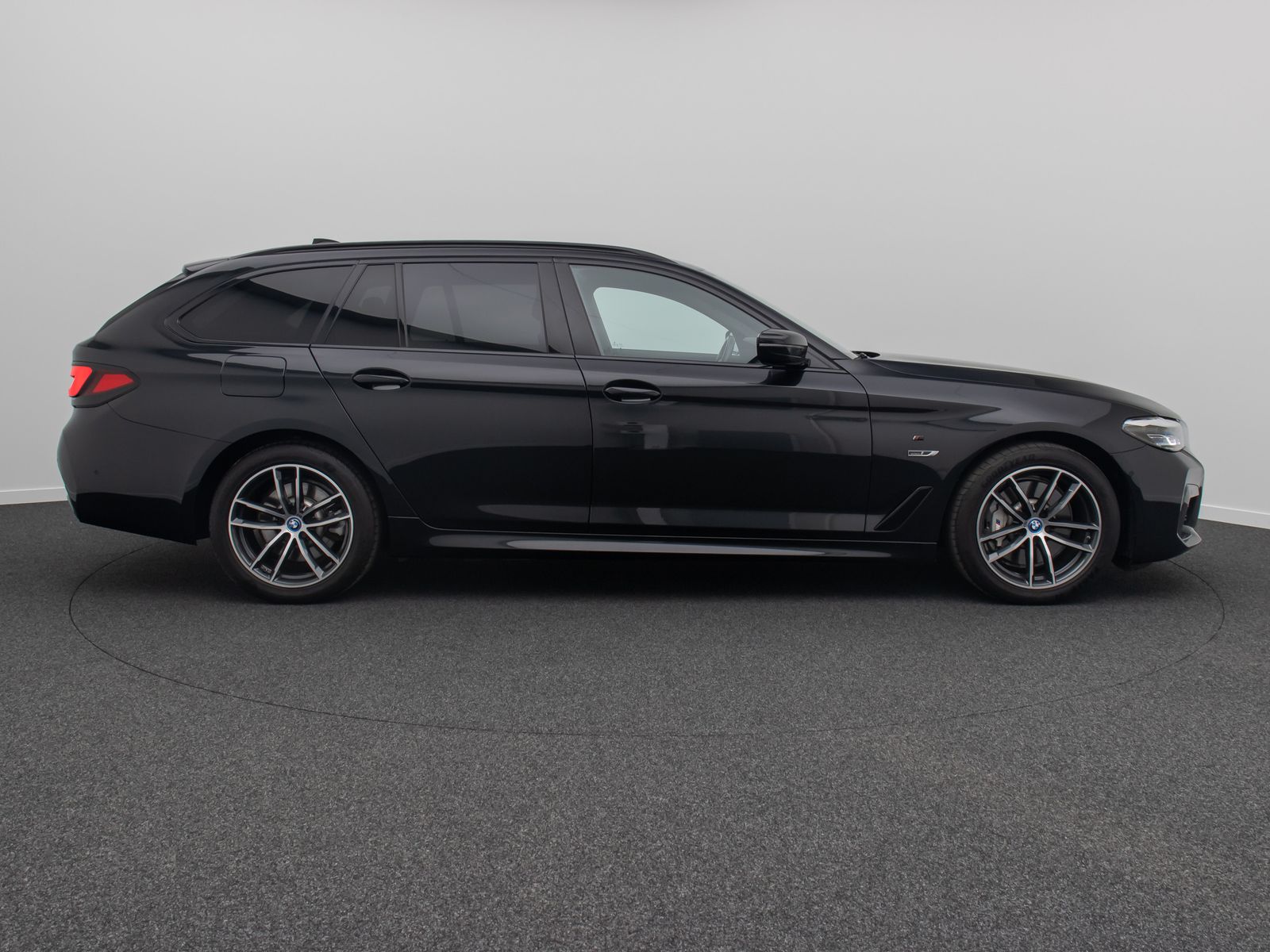 Fahrzeugabbildung BMW 520e M Sport DAB Kamera Alarm Leder Panorama 18"