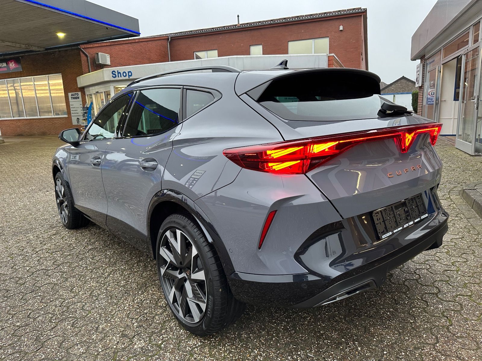 Fahrzeugabbildung CUPRA Formentor 1.5 eTSI DSG Pano/AHK/ACC/Navi/360°