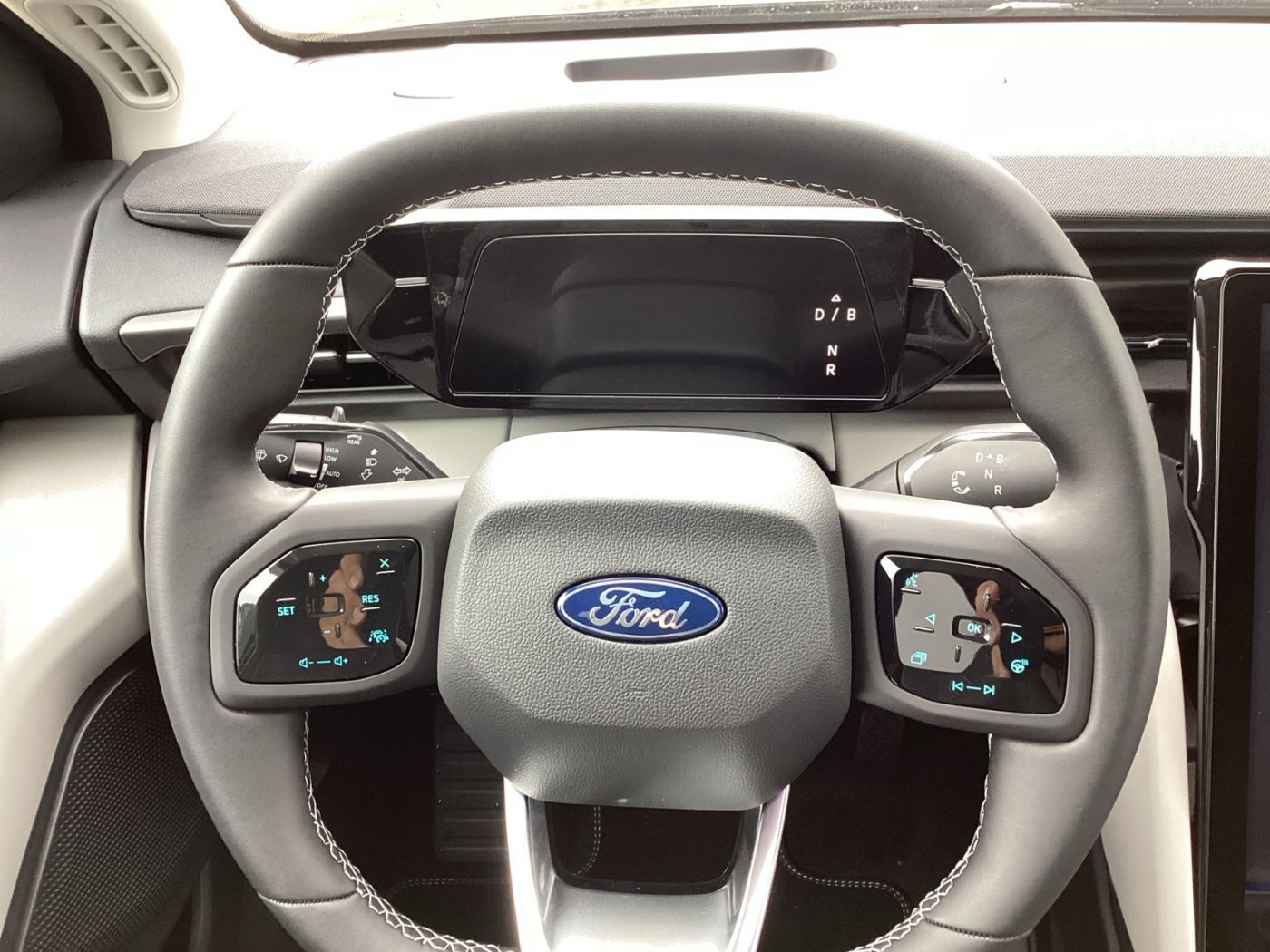 Ford Explorer - Bild 12
