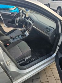 Volkswagen Golf - 10