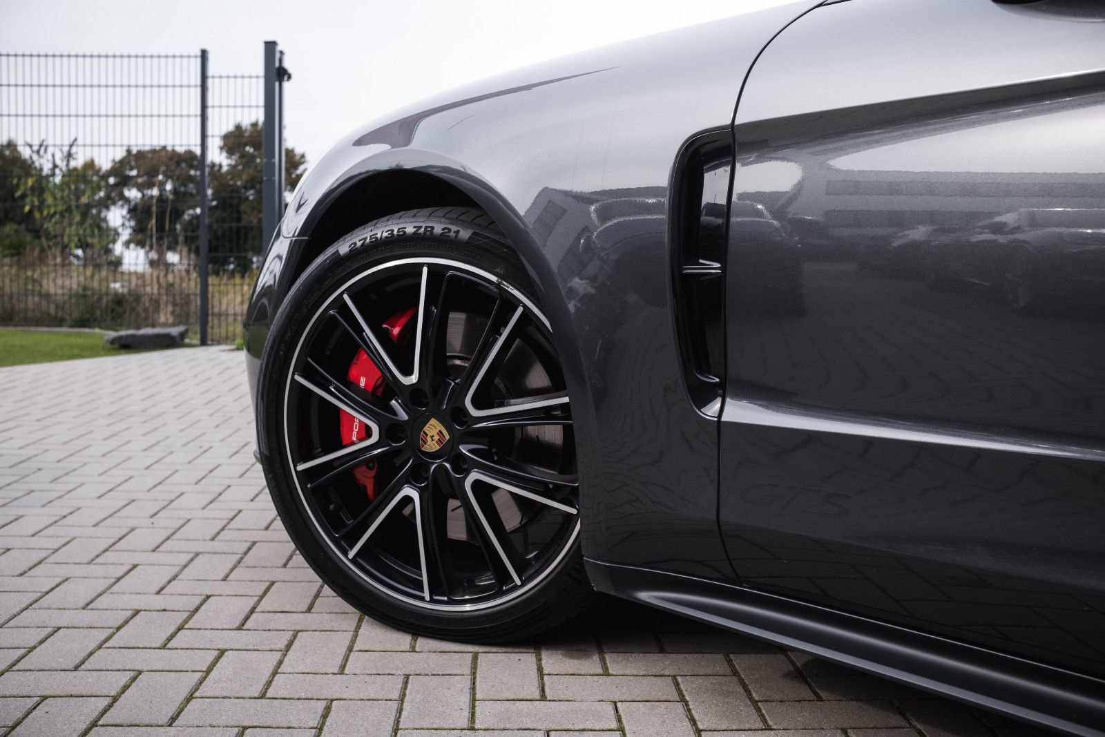 Fahrzeugabbildung Porsche Panamera Sport Turismo GTS-BOSE-Approved