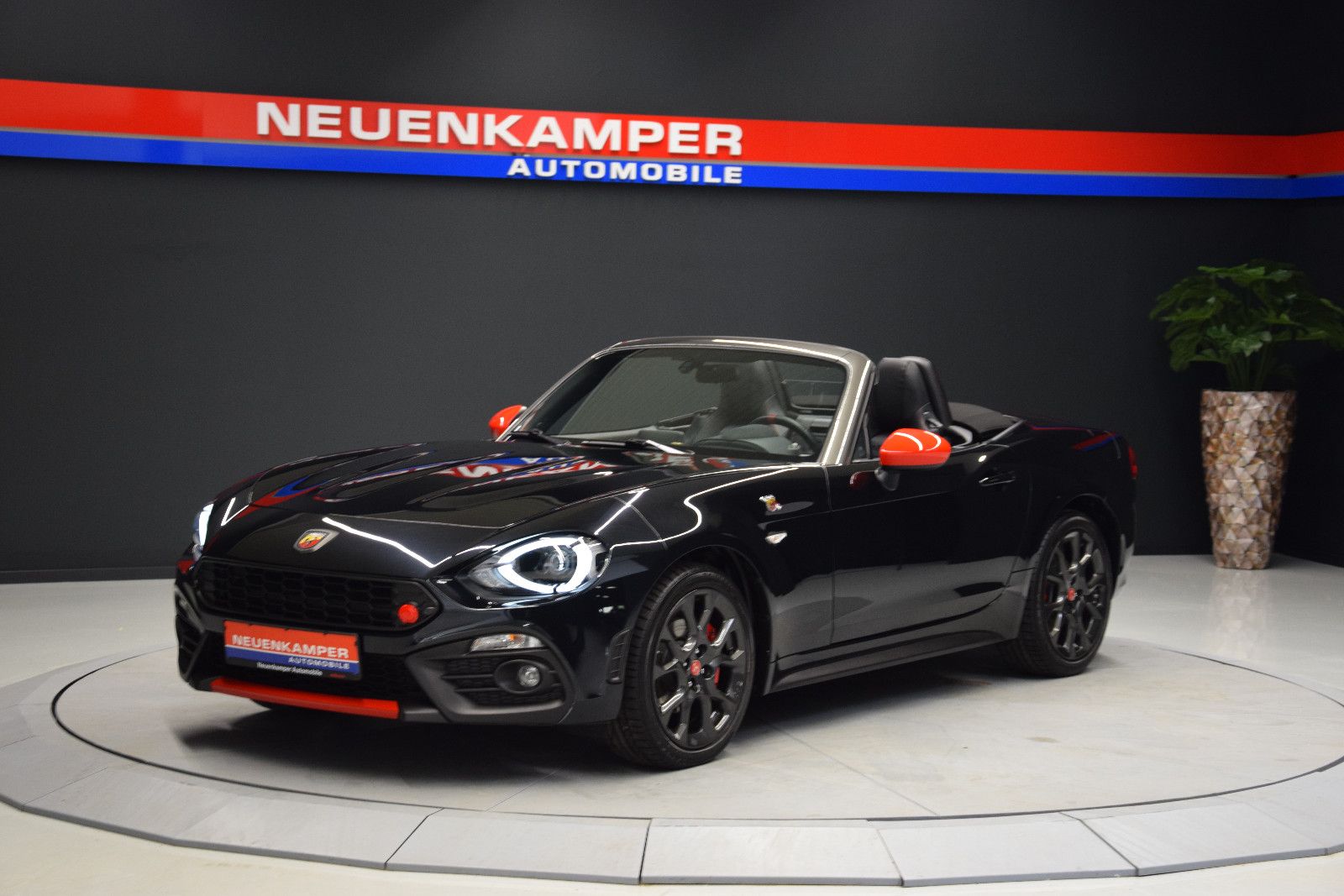 Fahrzeugabbildung Abarth 124 Spider Turismo Leder Bose PDC Radio+