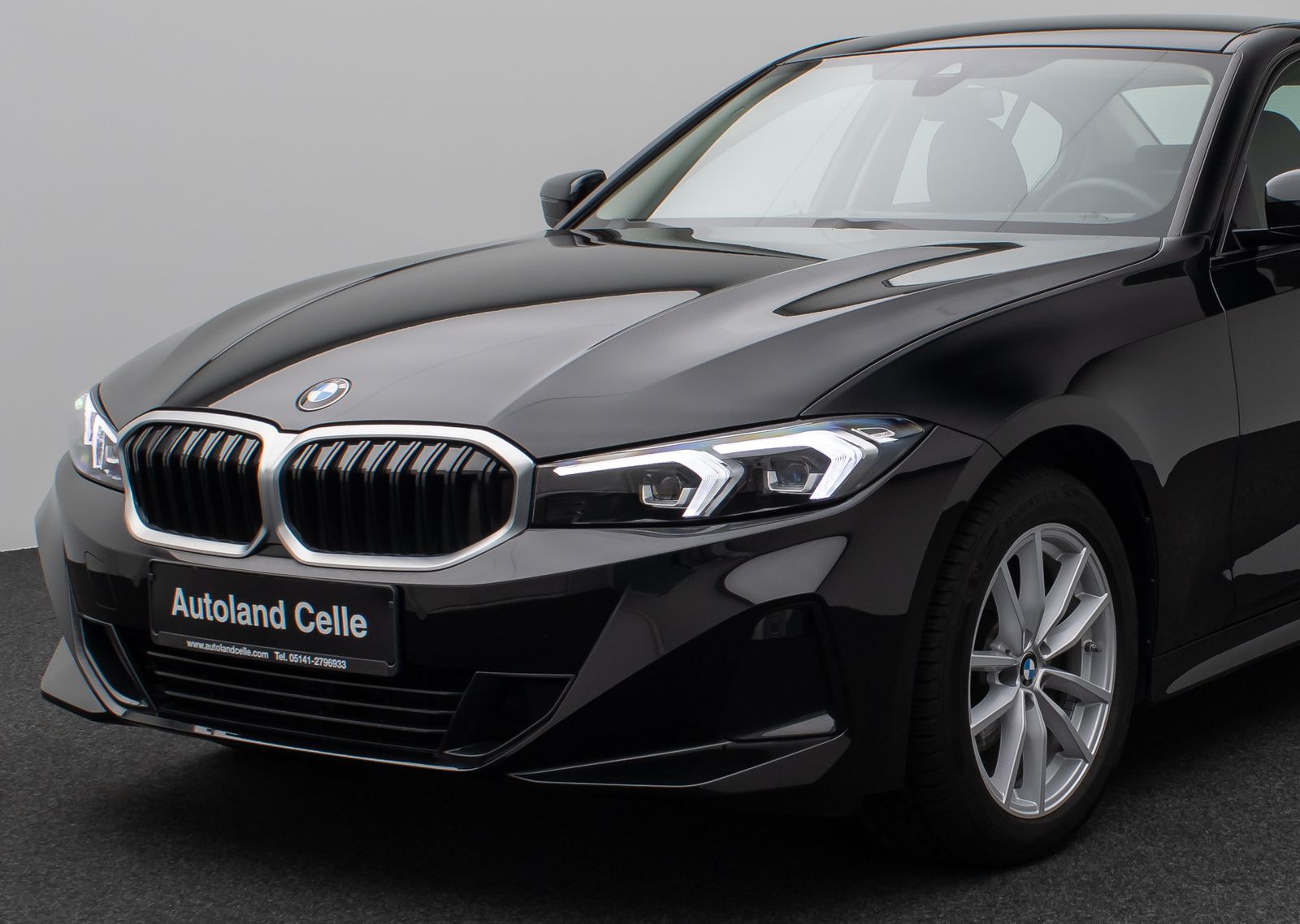 Fahrzeugabbildung BMW 318i DAB PDC Widscreen Geschwindigkeitsreg LED