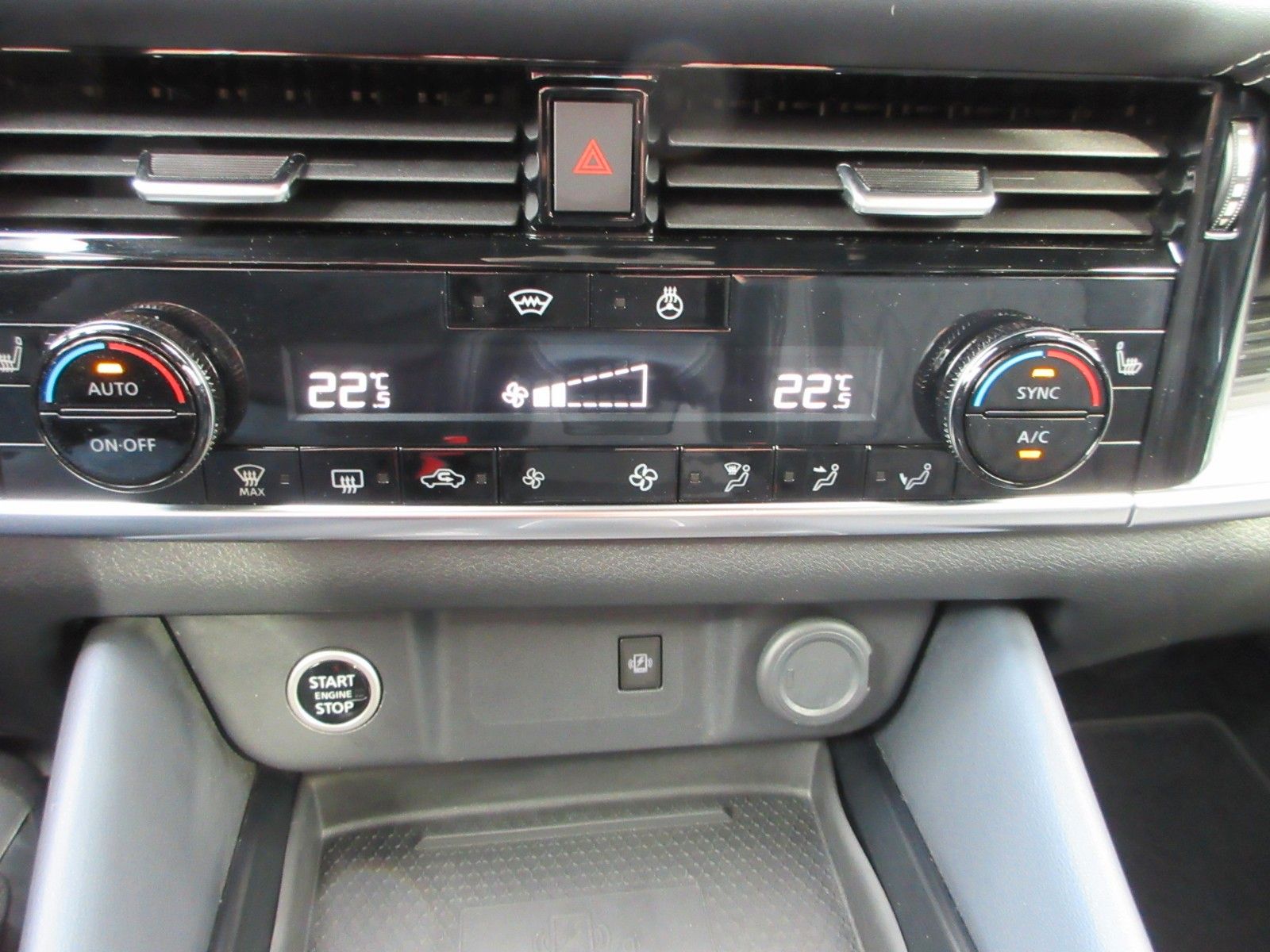 Fahrzeugabbildung Nissan Qashqai 1.3 Xtronic Automatik | Tekna+