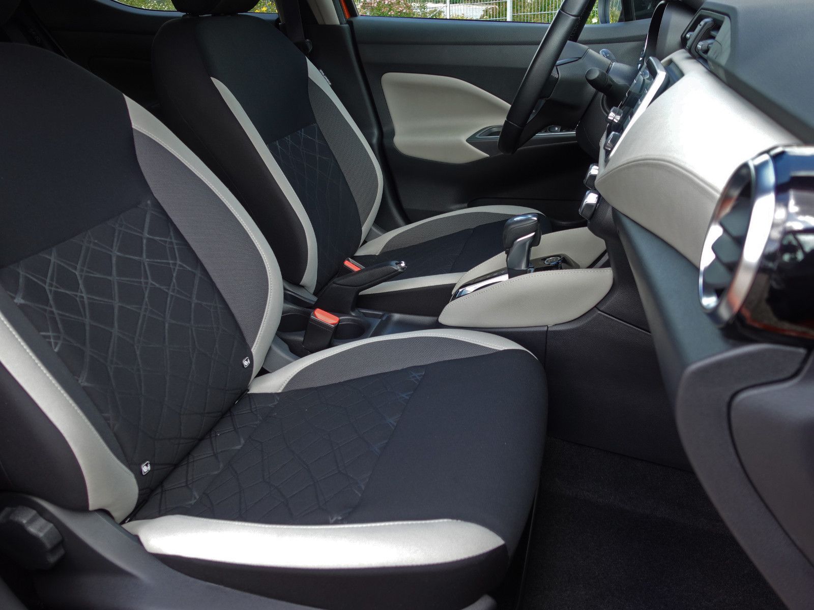 Fahrzeugabbildung Nissan Micra X-Tronic N-Design Navi BOSE DAB+ Kamera