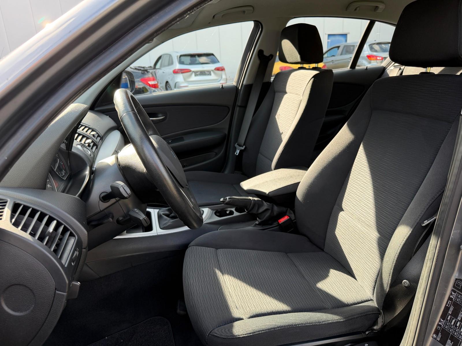 BMW 120 i Limousine*Advantage*PDC*Klimaauto*Tempomat