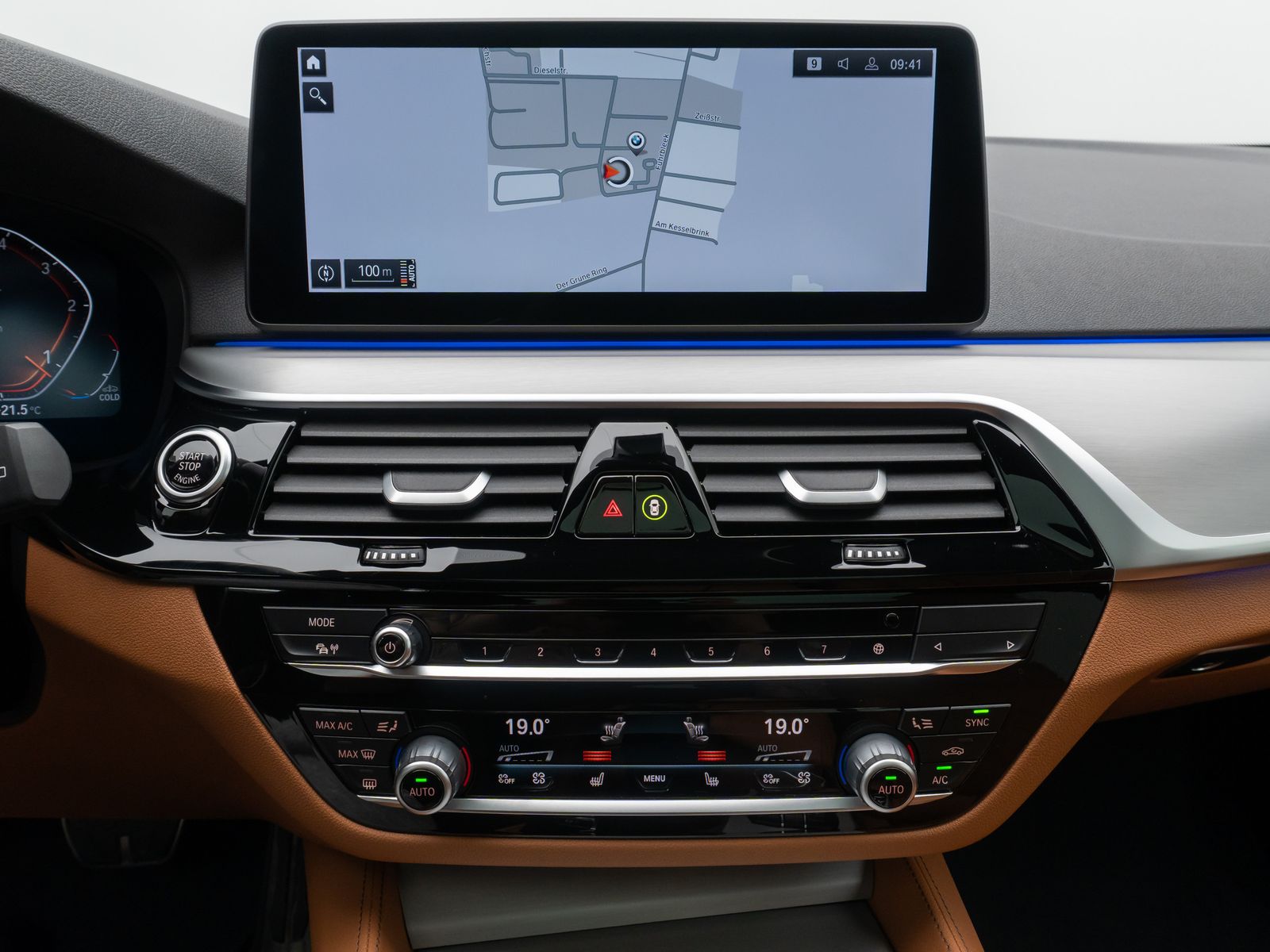 Fahrzeugabbildung BMW 530d xD M Sport Panorama Kamera Laser HUD HiFi