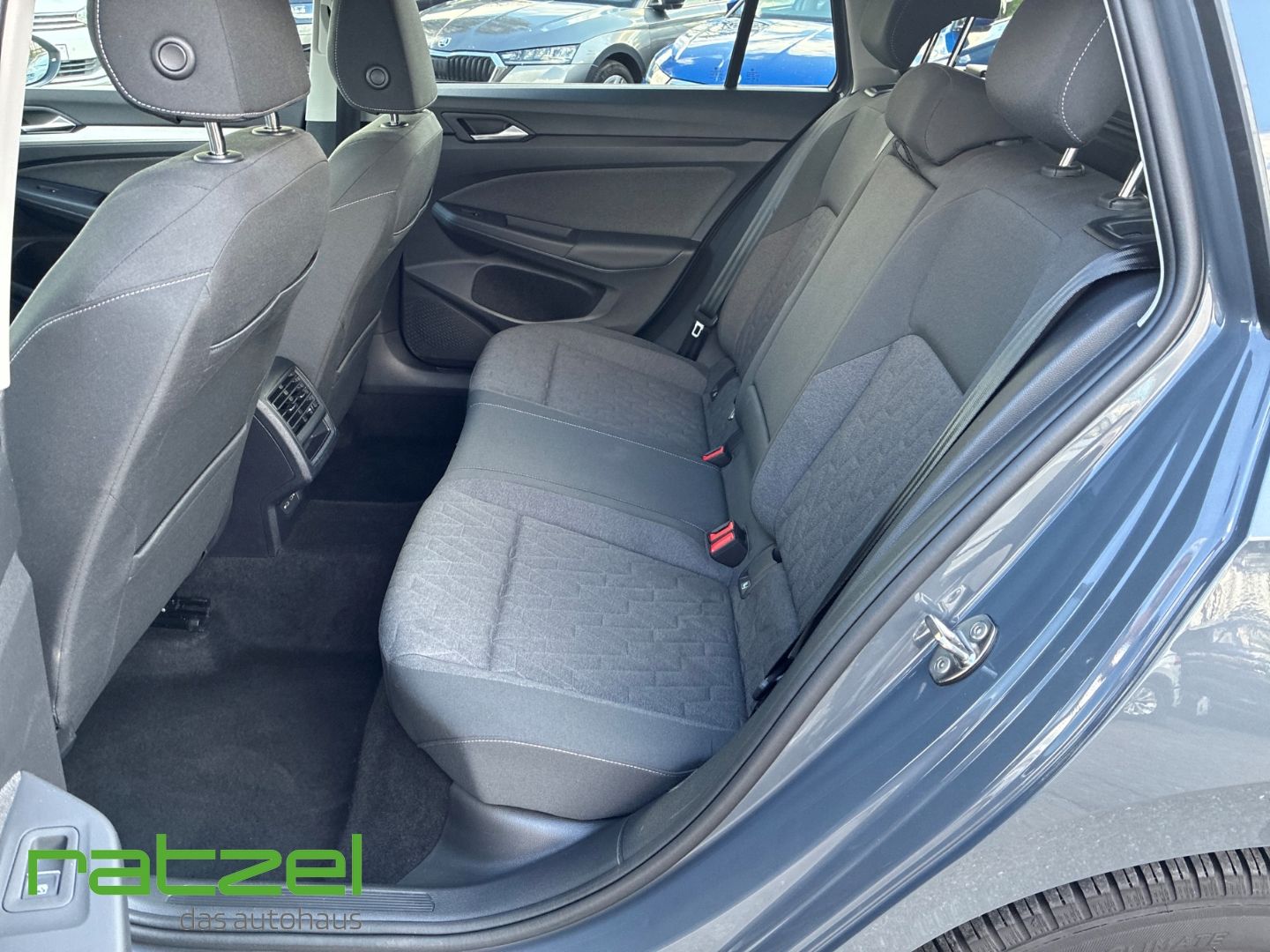 Fahrzeugabbildung Volkswagen Golf Variant Life 1.5 TSI Digitales Cockpit LED