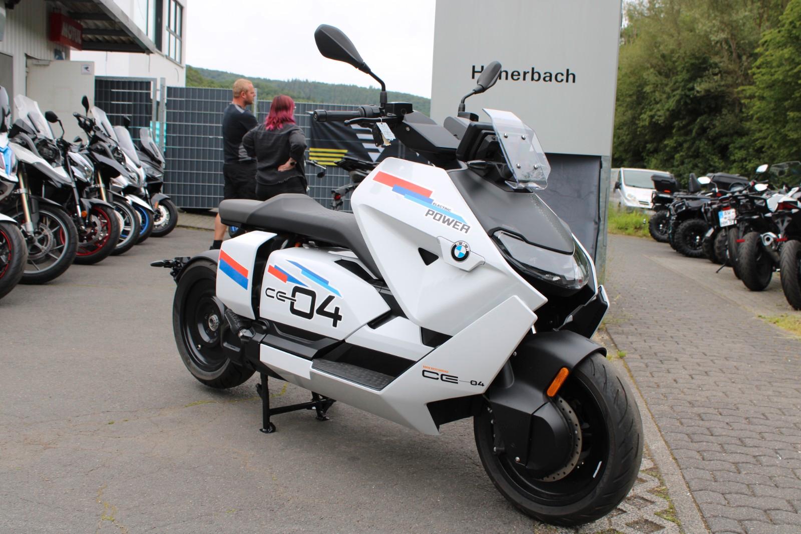 BMW CE04 Avangarde ABSpro Schnelllader 11 kw