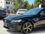 Volvo V60 T8 R Design Recharge AWD RFK 19 Zoll Memory - Volvo: 1.8