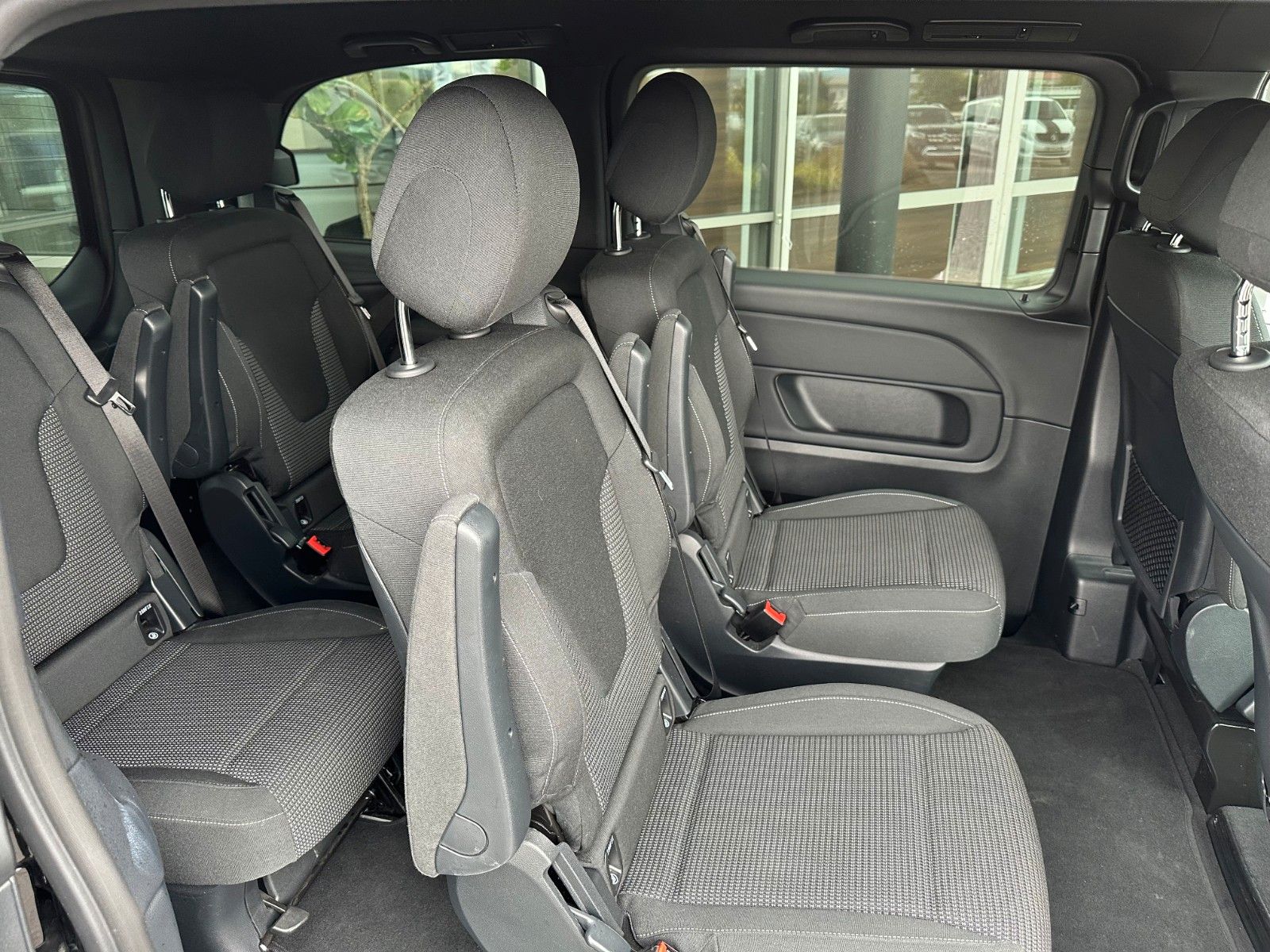 Fahrzeugabbildung Mercedes-Benz V 250 d EDITION AMG Kompakt ILS elektr Türen