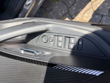 Peugeot 2008 Allure PT 130 EAT8 Navi+SHZ+RFK+LED+Carplay
