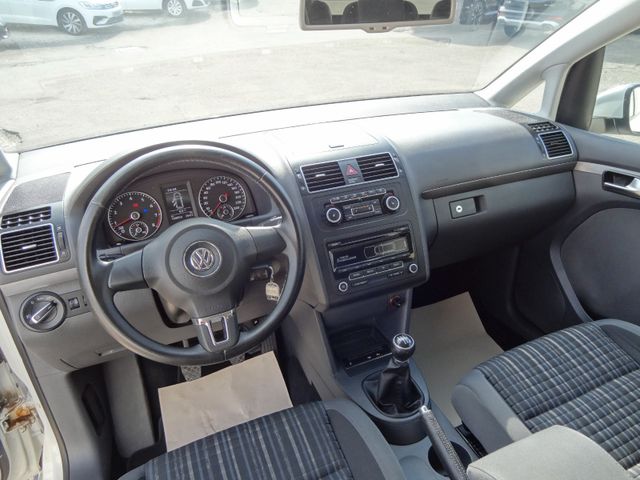 Fahrzeugabbildung Volkswagen CrossTouran/2.Hd/AHK/SitzH/140PS/PDC/Bi-Xenon/
