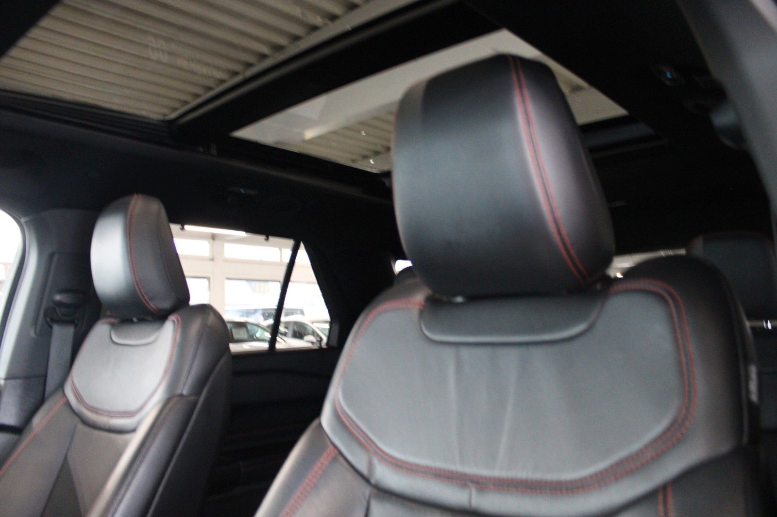 Fahrzeugabbildung Ford Explorer 3,0 PHEV Aut. ST-Line 7-Sitze PANO AHK