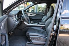 AUDI SQ7 / HUD / LED / PANO / MATRIX / 22-ZOLL