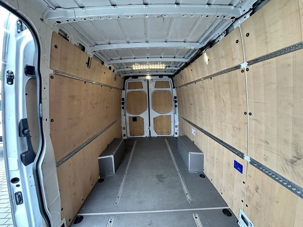 MERCEDES-BENZ Sprinter 2025