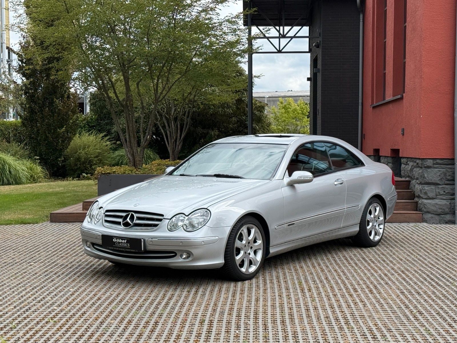 Fahrzeugabbildung Mercedes-Benz CLK 320