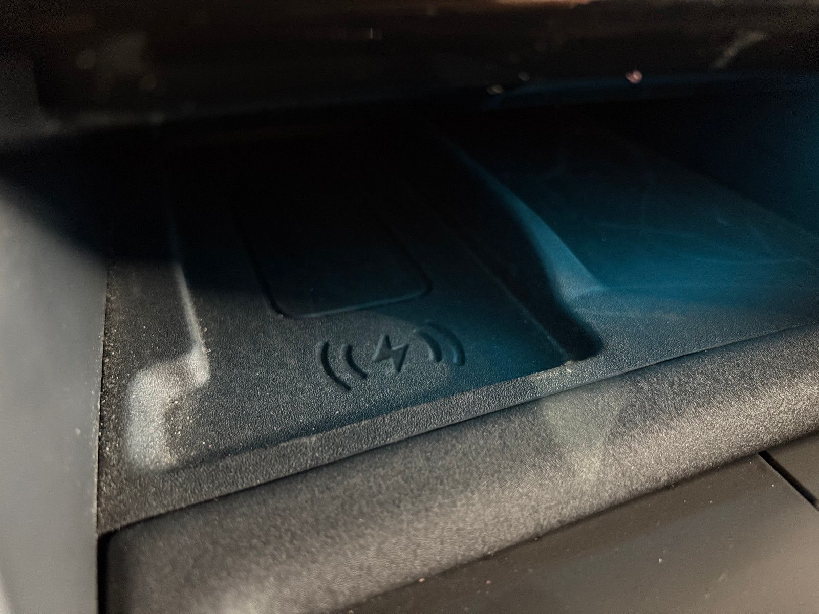 Fahrzeugabbildung Land Rover Discovery 5 R-Dynamic HSE D300 AWD/7-SITZ/360°/