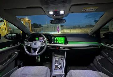 Volkswagen Golf - 8