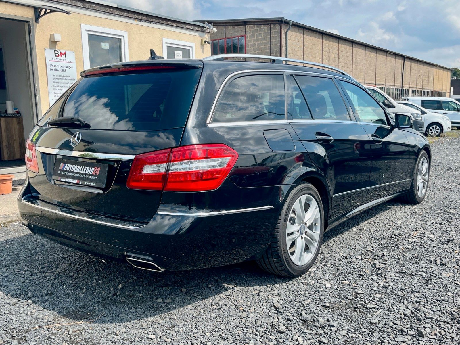 Fahrzeugabbildung Mercedes-Benz E 300 CDI Aut. AVANTGARDE Navi Xenon Leder AHK