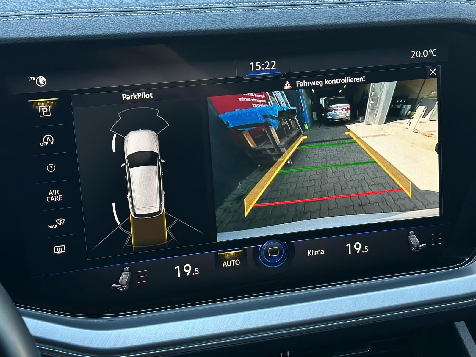 VW Touareg 3.0TDI R LINE 4M BLACK MATRIX#AHK#AIR#SH - Image 22