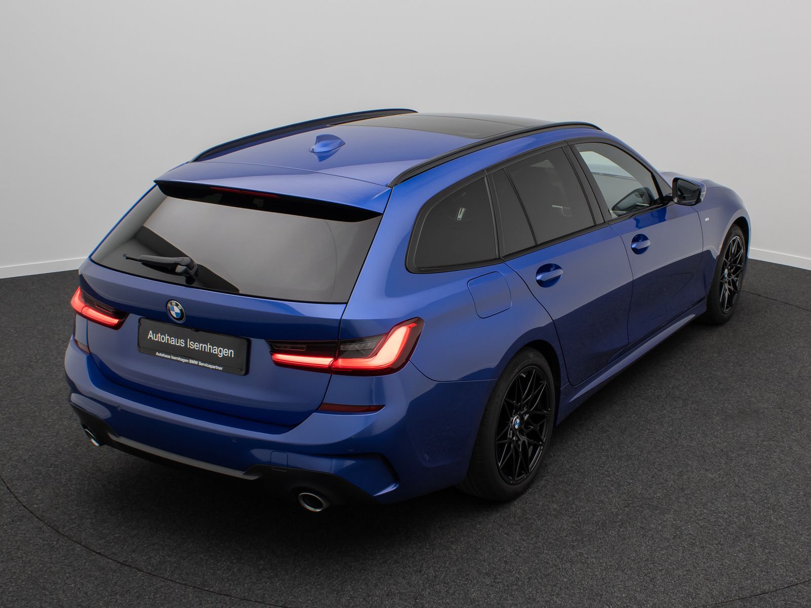 Fahrzeugabbildung BMW 330d M Sport Panorama HUD DAB Laser HiFi AHK