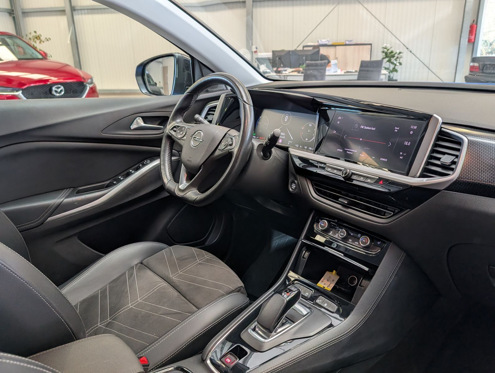 Fahrzeugabbildung Opel Grandland 1.6 PHEV GS Line ACC LED Winter-Paket