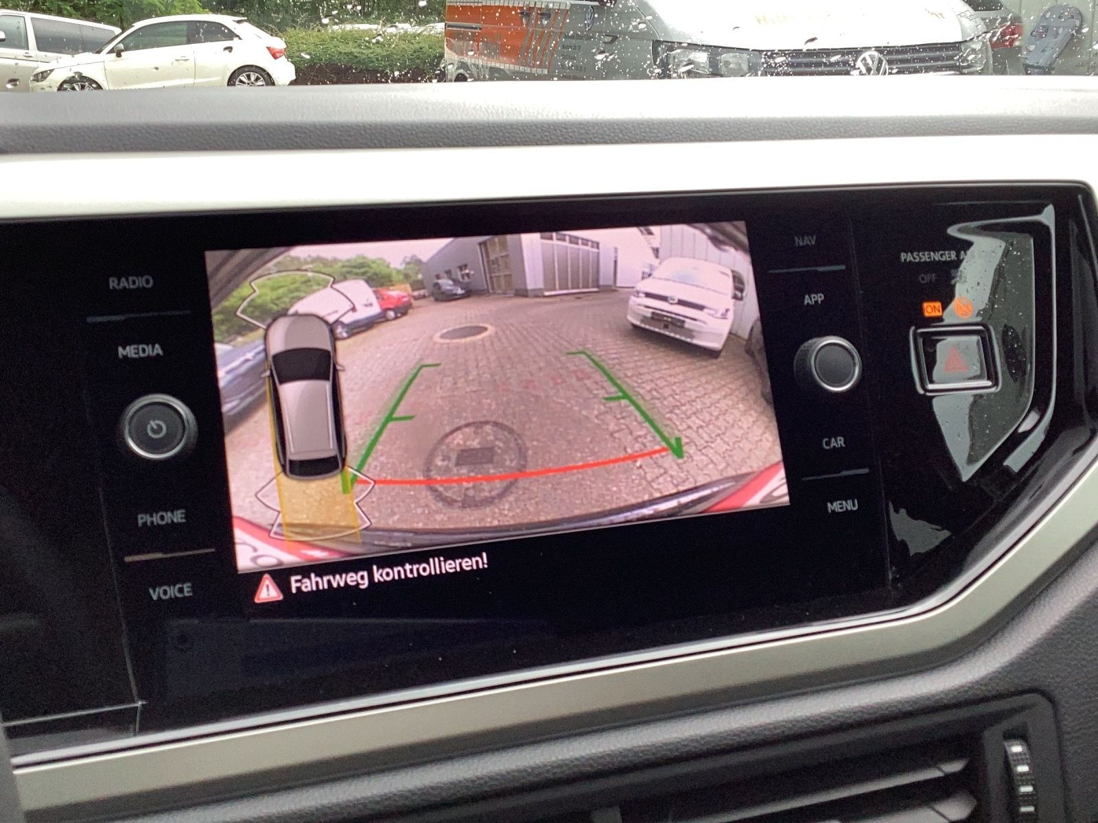 Fahrzeugabbildung Volkswagen Taigo DSG Matrix ACC Kamera