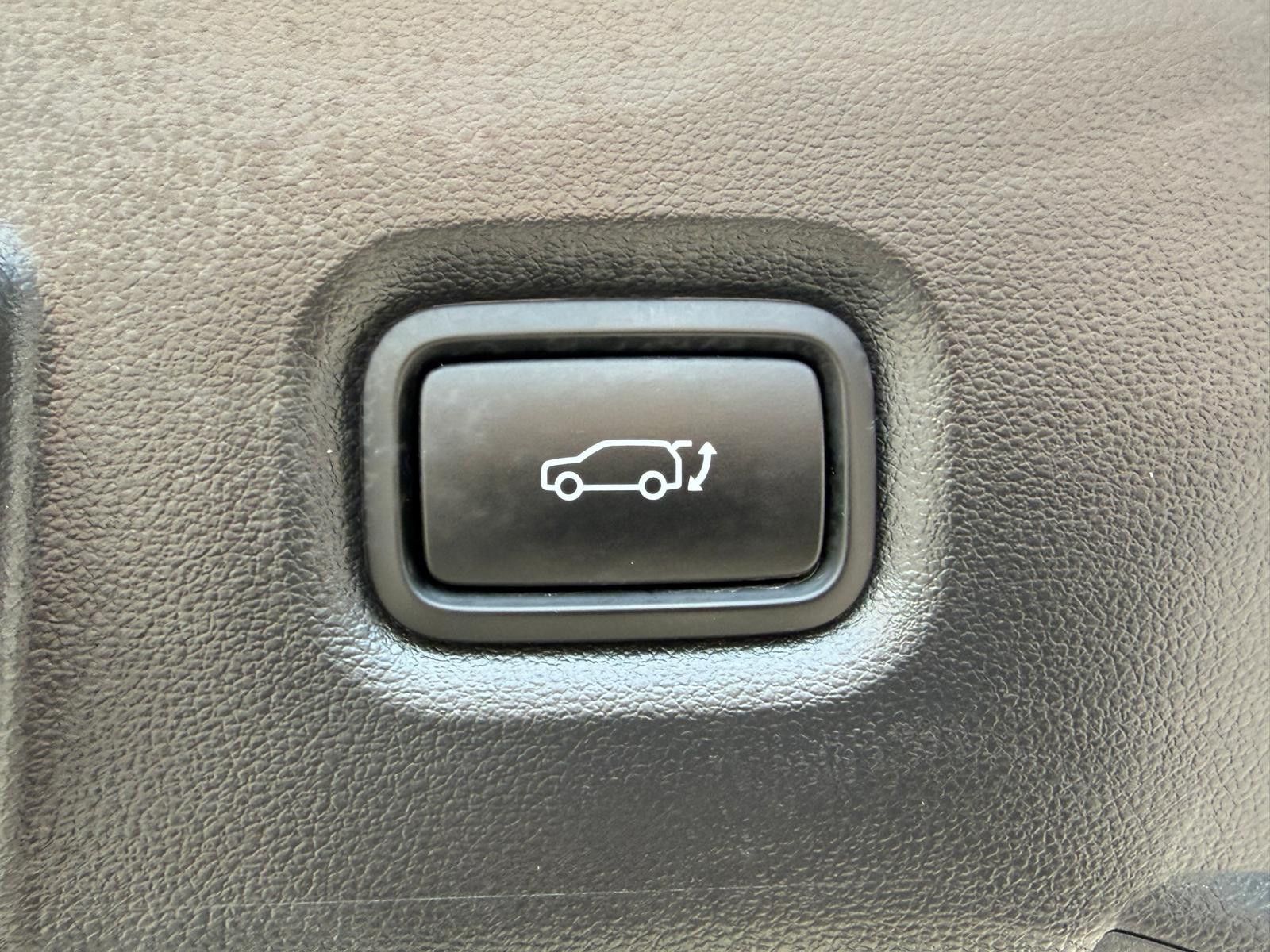 Fahrzeugabbildung Hyundai Ioniq 5 Uniq 4WD RELAX+HEAD+LED+SOLAR+360+ACC+WP