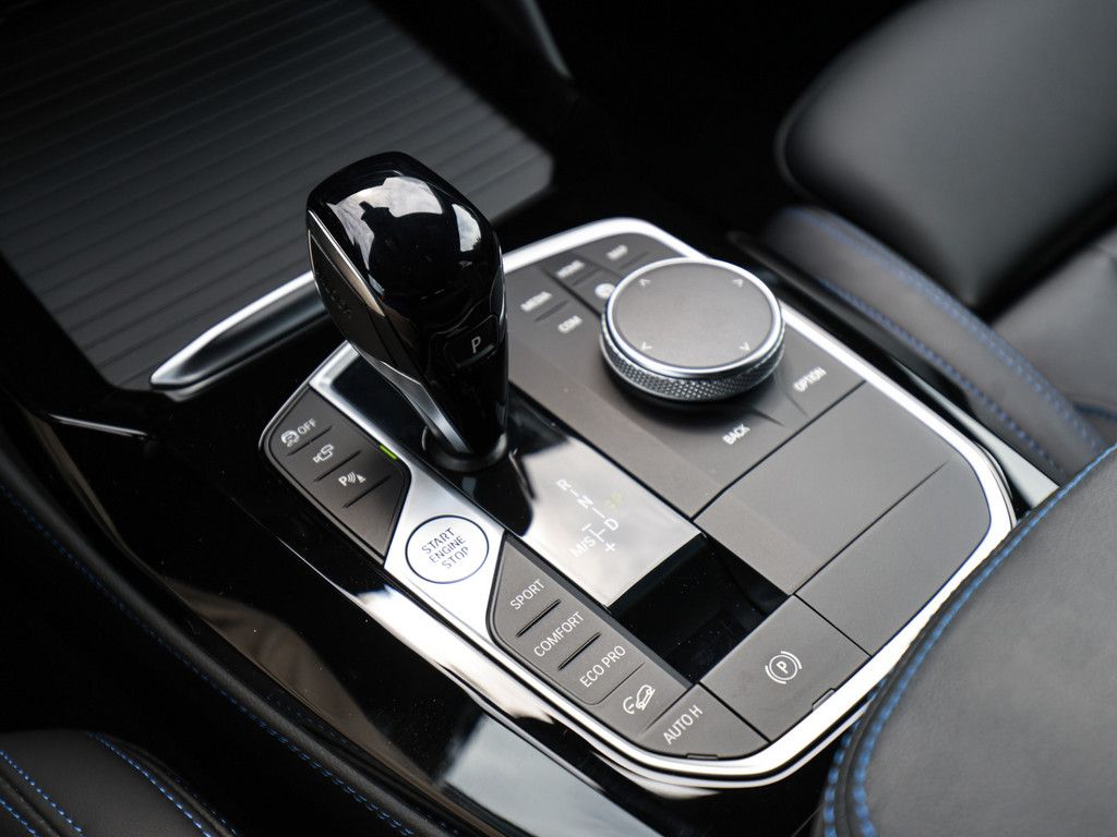 BMW X4 40d xDrive FACEL. HUD 360° LASER LED STANDHZ foto 21