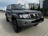 Nissan Patrol Super Safari 4.8L 7 seats - Nissan Patrol mit Benzin-Antrieb