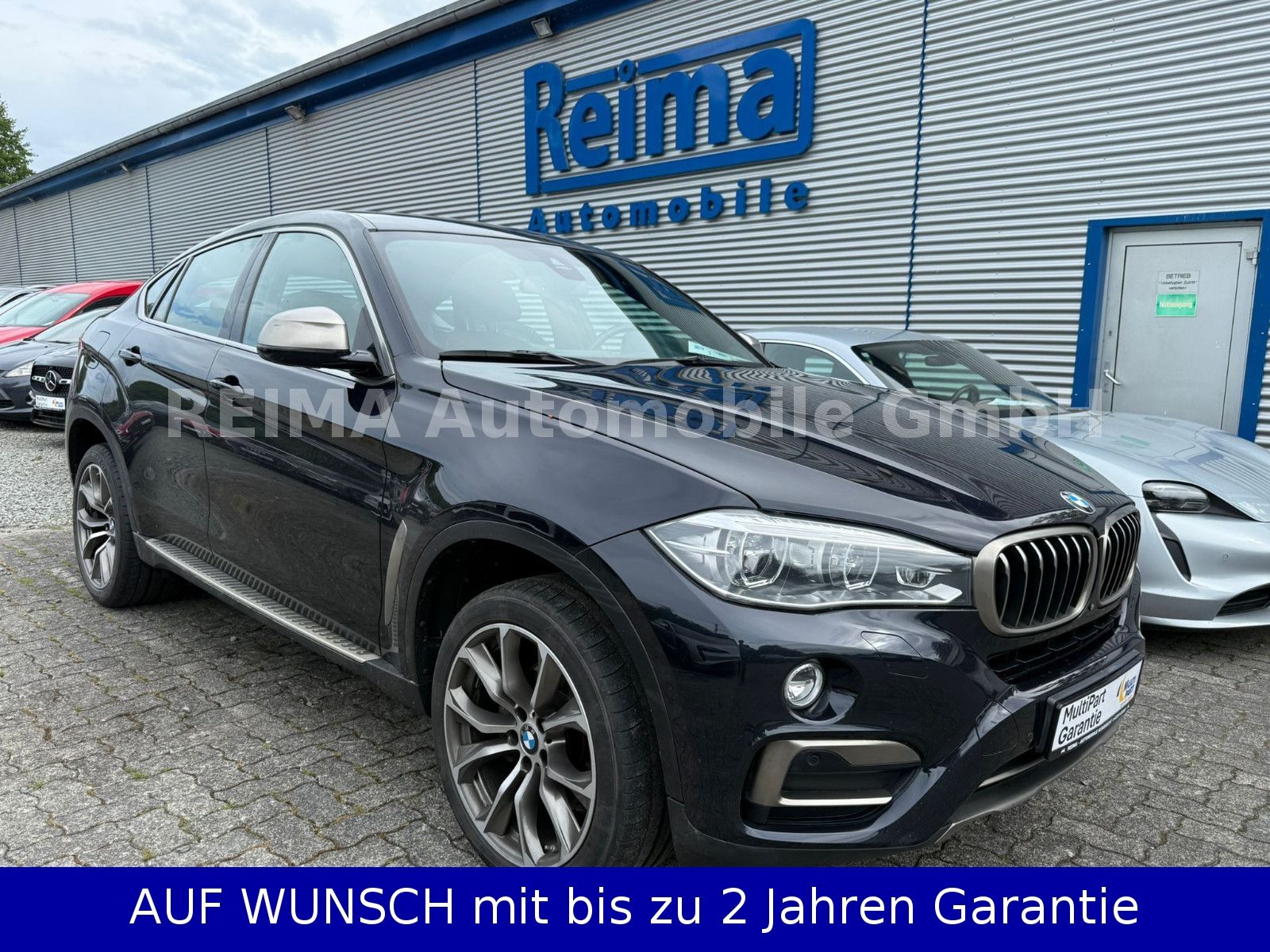 Fahrzeugabbildung BMW X6 xDrive 30 d Individual, H&K, Soft Clsoe