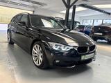 BMW 318d Touring Advantage PANO LED HUD