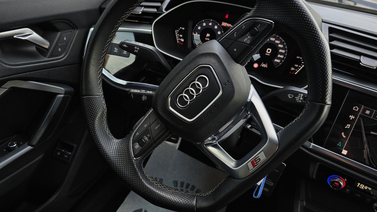 Audi Q3 45 TFSI e S tronic 3 x S line Sportback foto 12