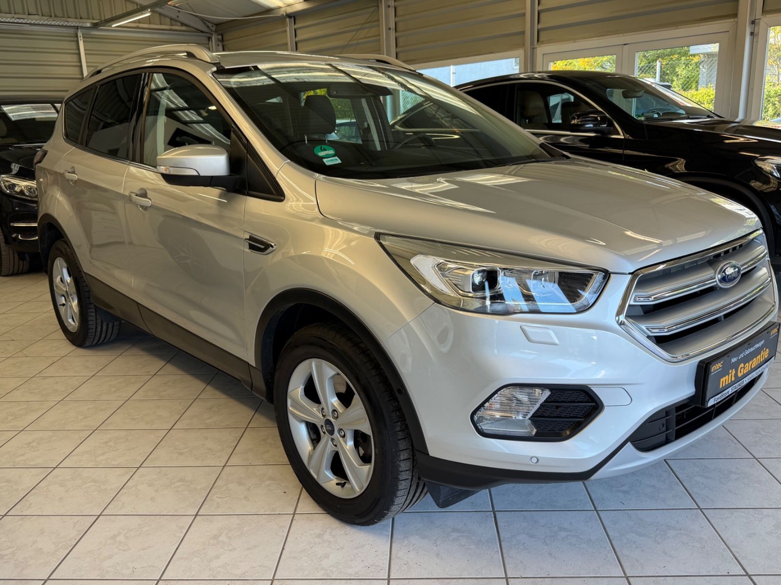 Ford Kuga Titanium 2.0 TDI 4x4 Autom Navi Xenon AHK imagem 3