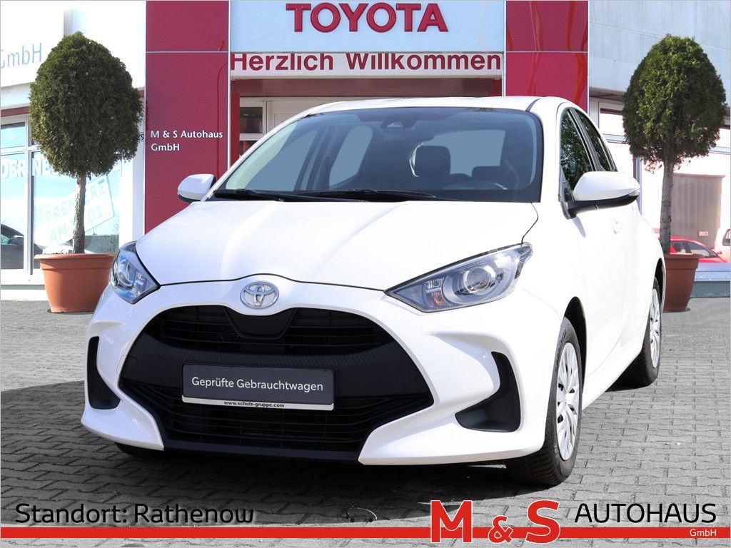 TOYOTA Yaris