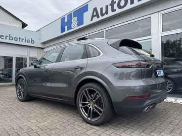 Porsche Cayenne - 4