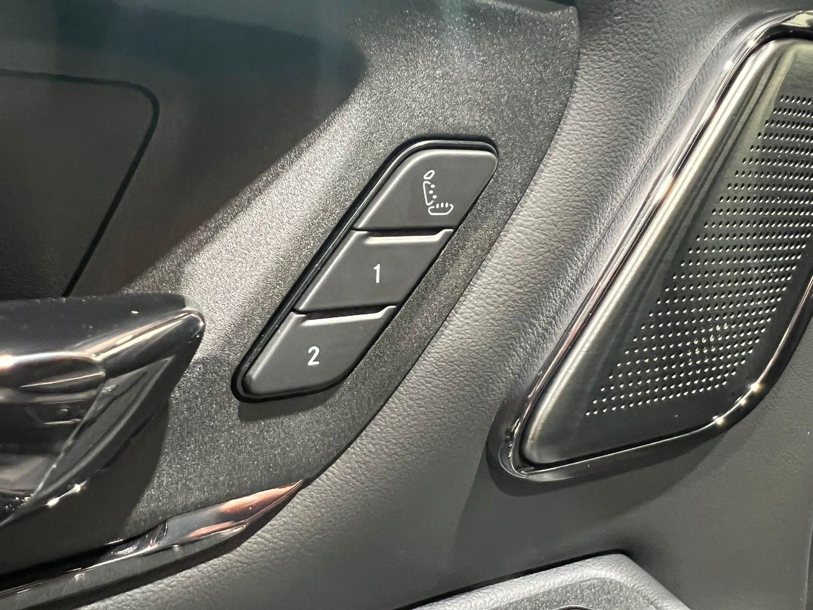 Fahrzeugabbildung Dodge RAM 1500 Limited Night  H/O 3.0L / MFT