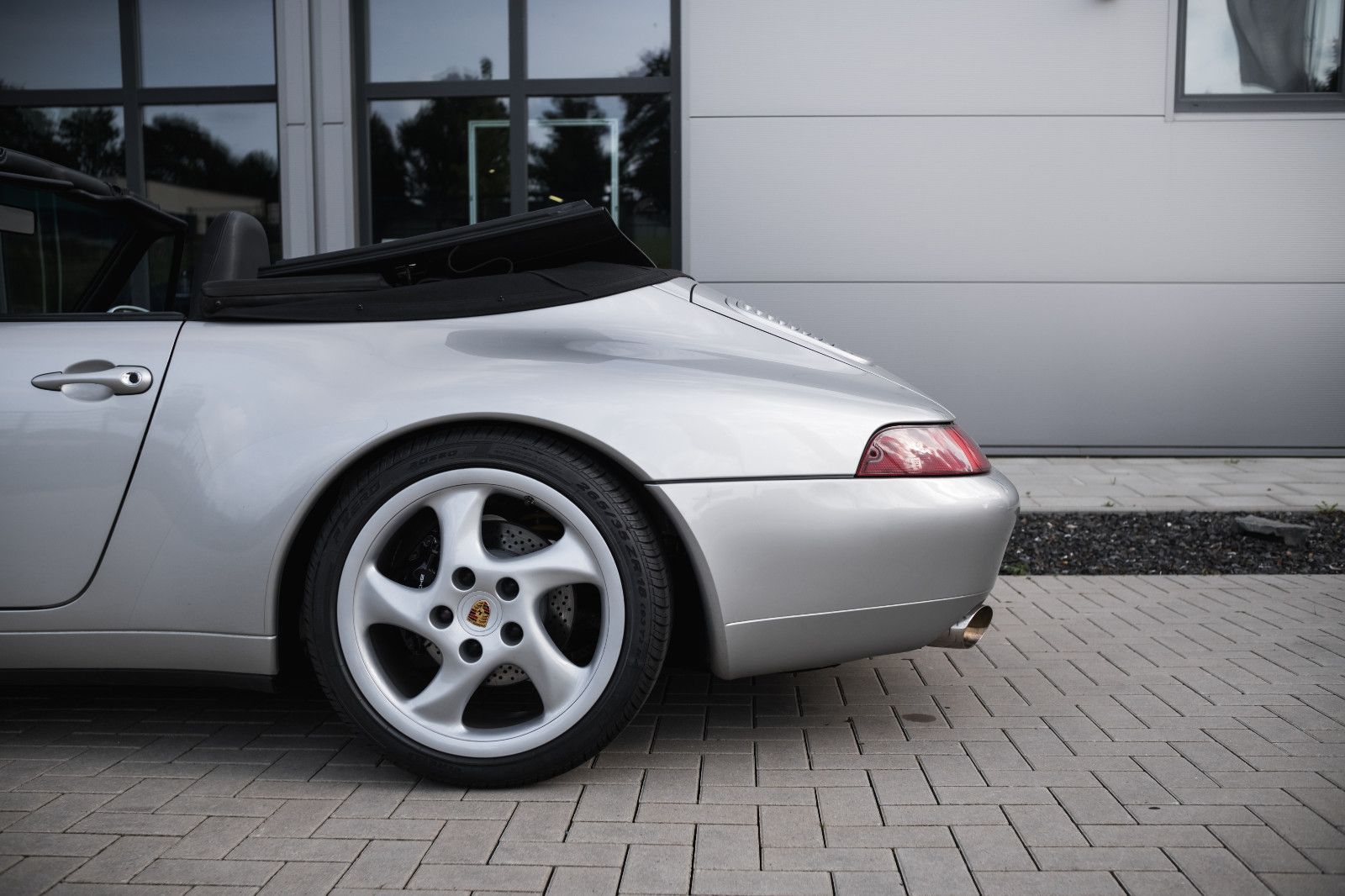 Fahrzeugabbildung Porsche 993/911 Carrera2 Cabriolet-erst 32.700km.