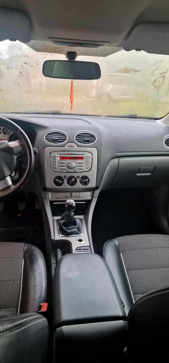 Ford Focus 2009 — photo 12