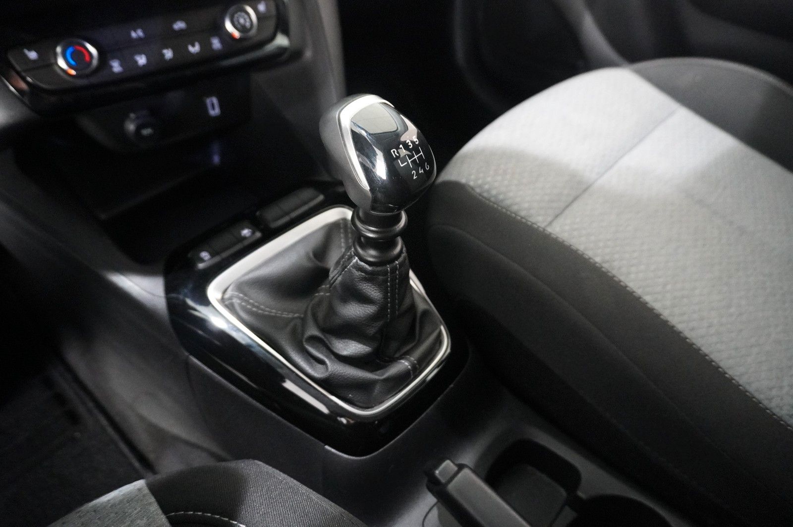 Fahrzeugabbildung Opel Corsa F 1.2 FACELIFT NAVI/LED/KAMERA/VIRT./DAB+