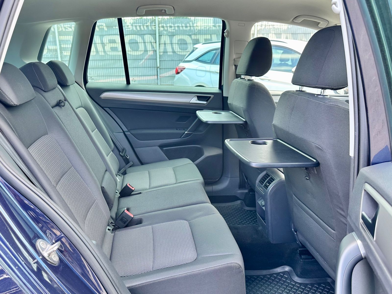 Fahrzeugabbildung Volkswagen GOLF SPORTSVAN 2.0 TDI*AHK+ACC+DSG+LED*