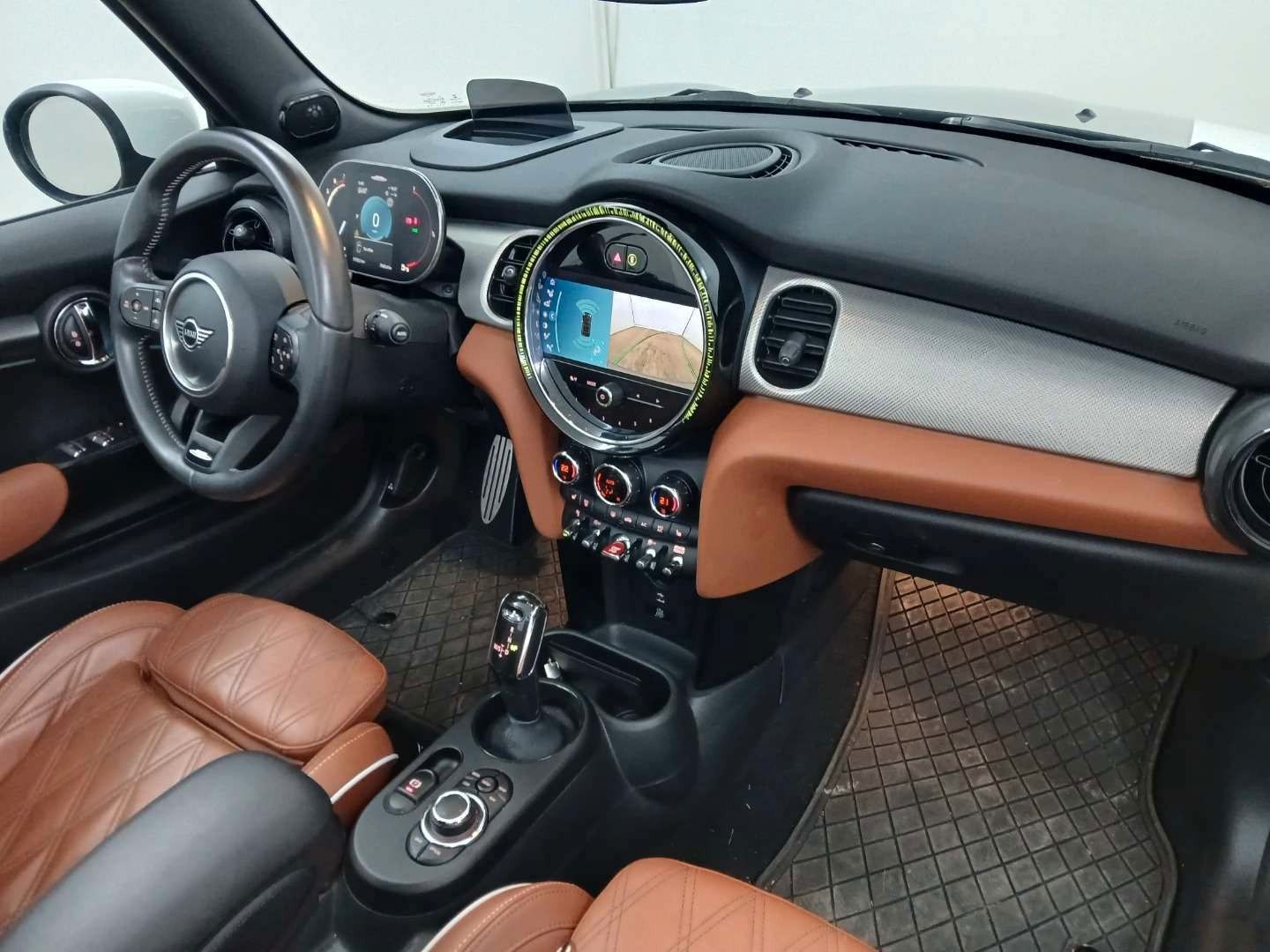 Fahrzeugabbildung MINI John Cooper Works Cabrio Trim H&k ACC Leder Ambi